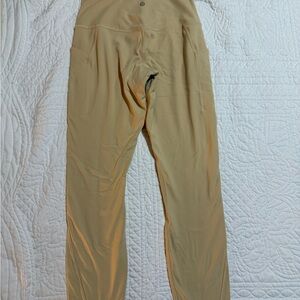 Lululemon pants with pockets - great condition